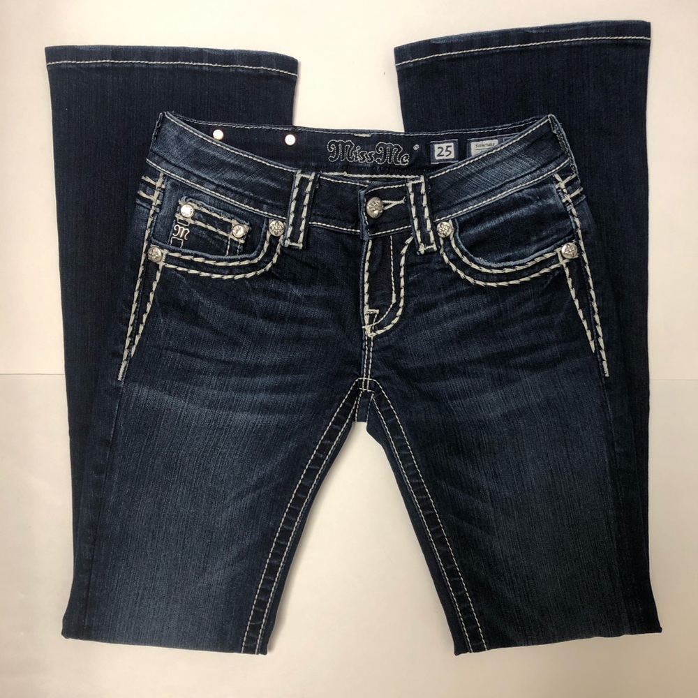 EUC!! Miss me signature boot cut jeans 👖